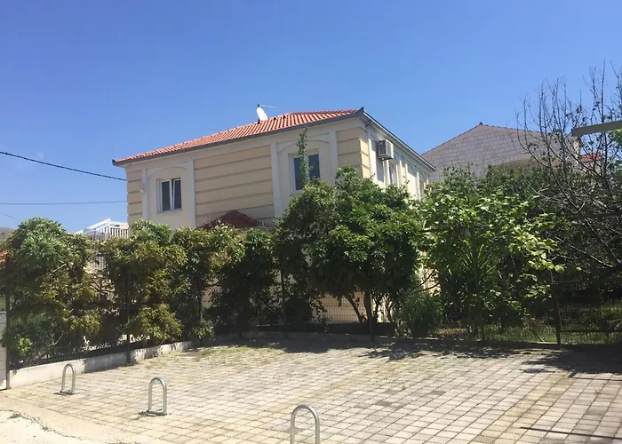 Villa In Seget